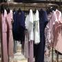 艺素国际名品折扣店女装剪标